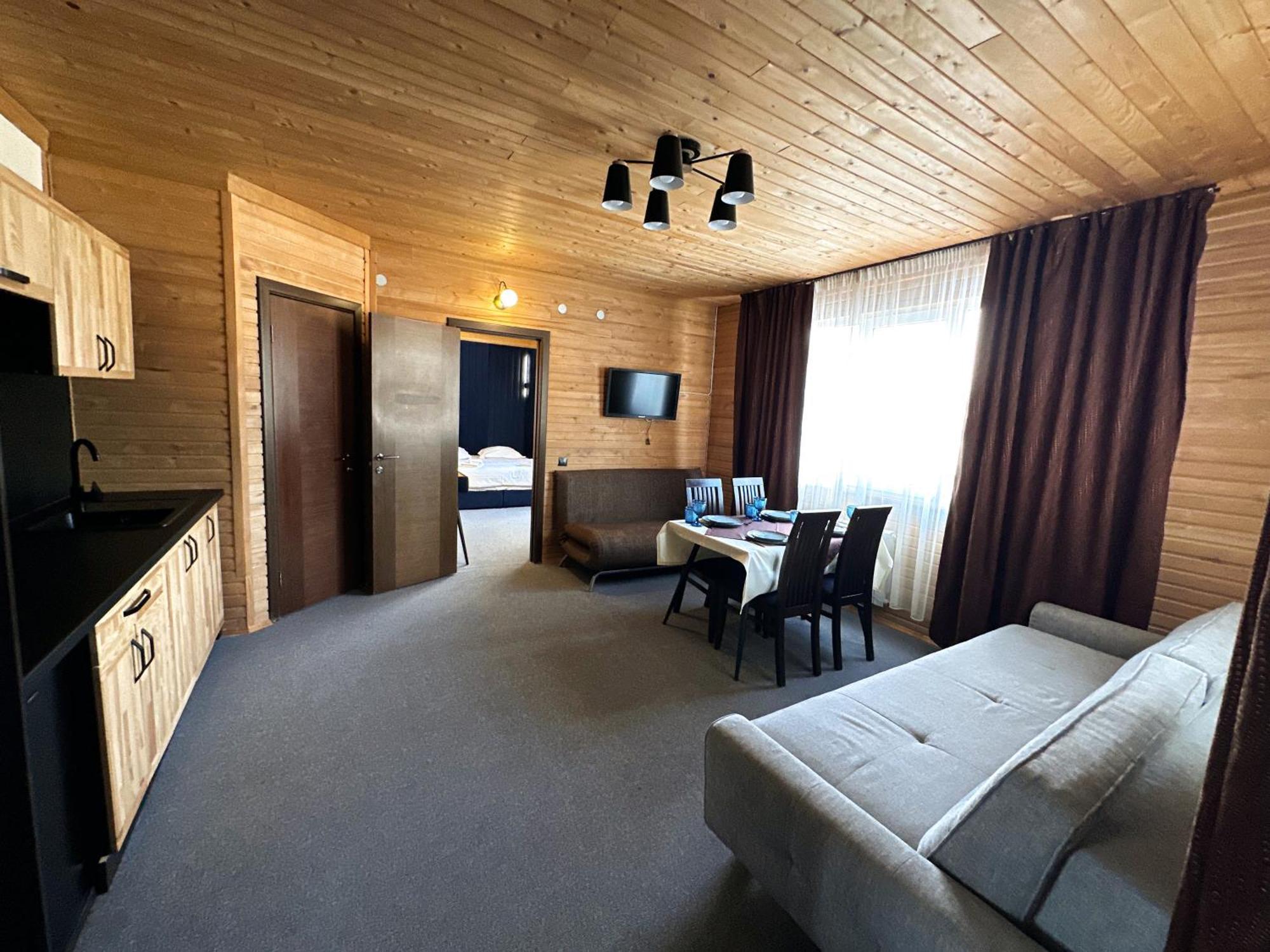 Wellland Hotel 야렘체 외부 사진
